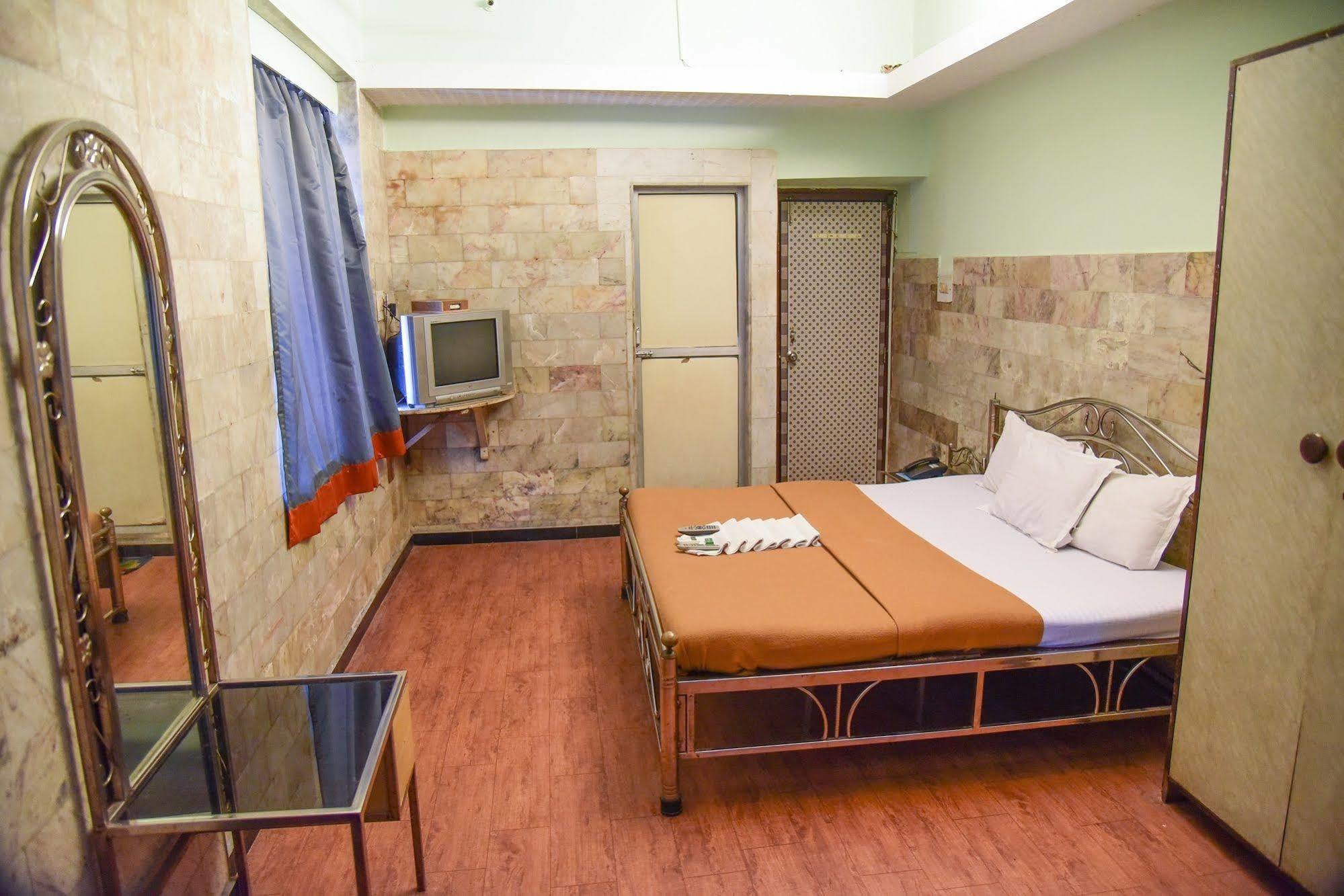Hotel Evergreen Bombaj Zewnętrze zdjęcie